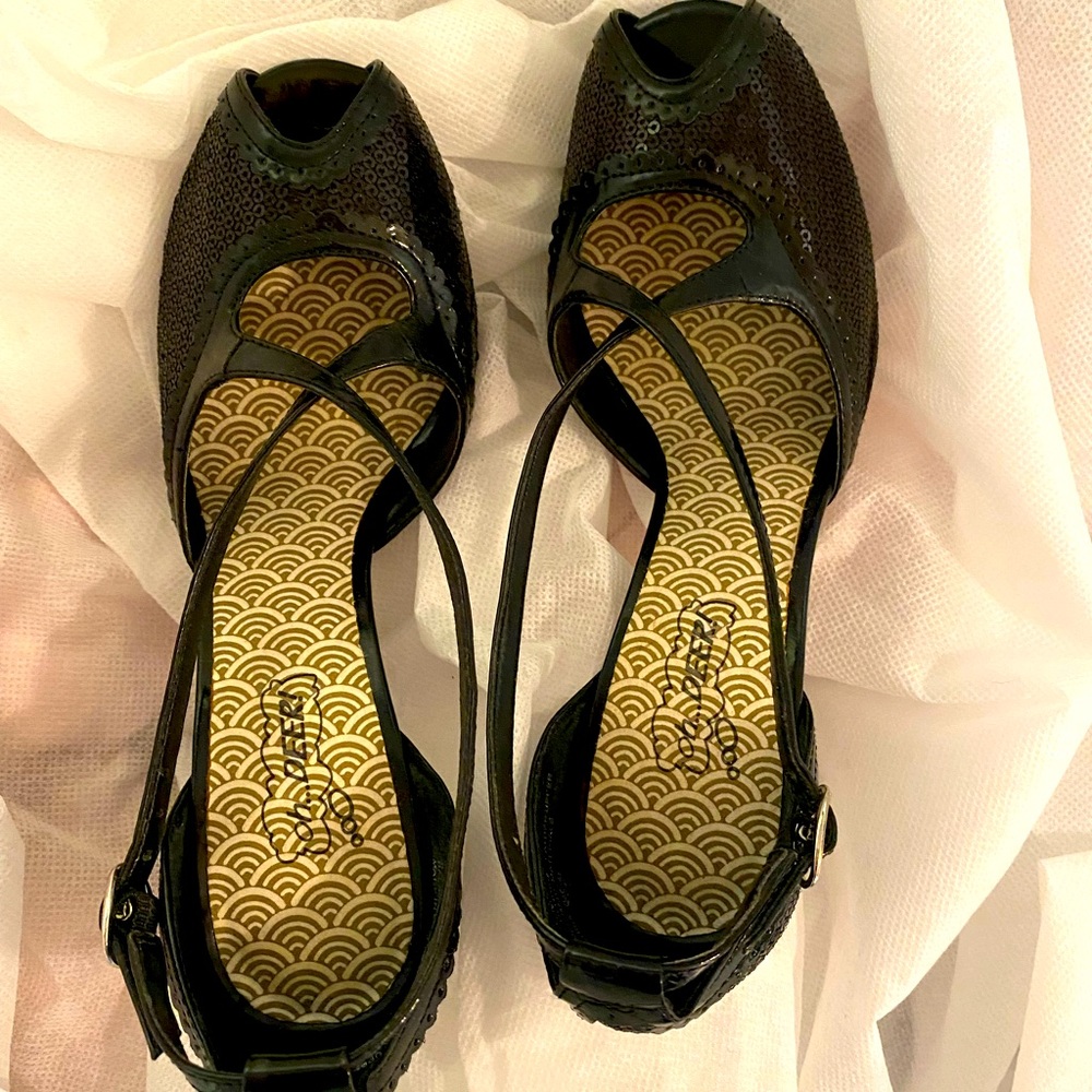 Peep toe sequin high heel pump